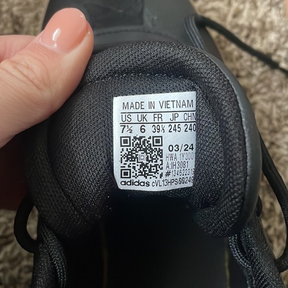 Women’s Adidas Gazelles - Picture 3 of 3